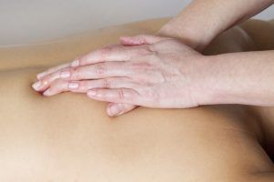 Masaje descontracturante Lima Perú Shiatsu IMOA
